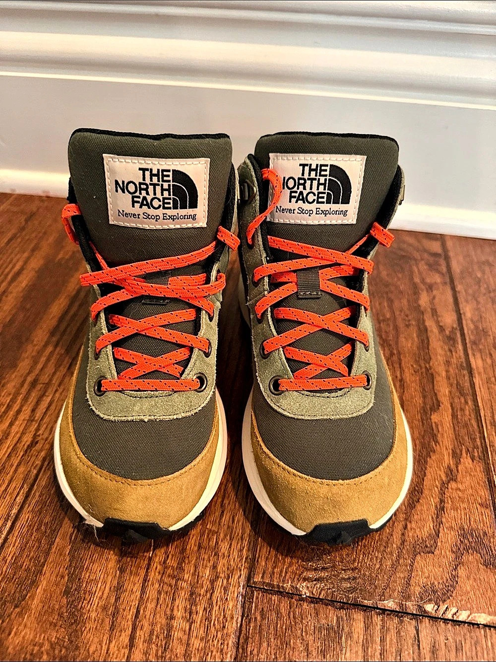 The North Face Back-To-Berkeley II Hiker Kids size 2 Green